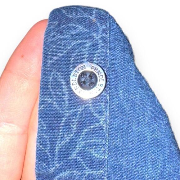 Pendleton Indigo Chambray S/S Button Down Shirt Size L - Picture 6 of 7